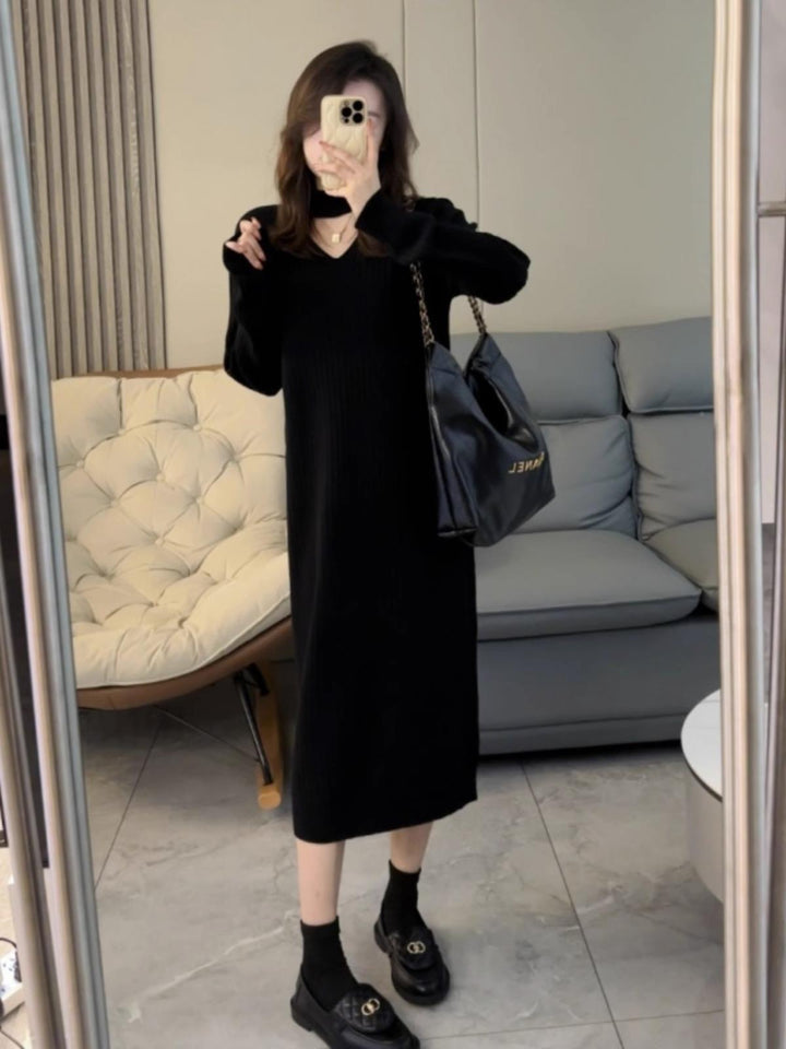 Knitted dress for women with an elegant ribbed structure Lune London