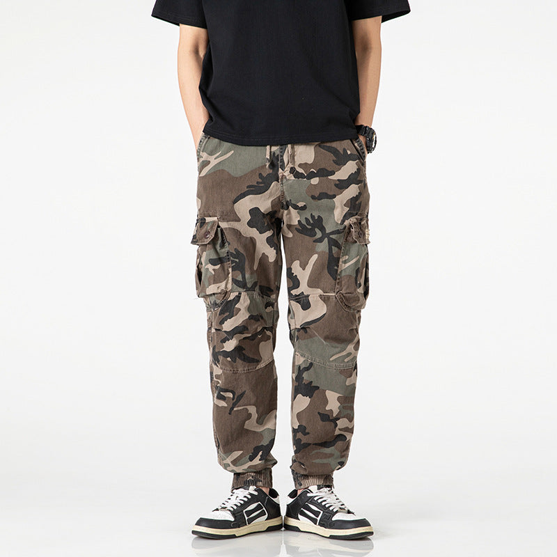 Men's cargo pants with functional pockets and a relaxed fit Lune London