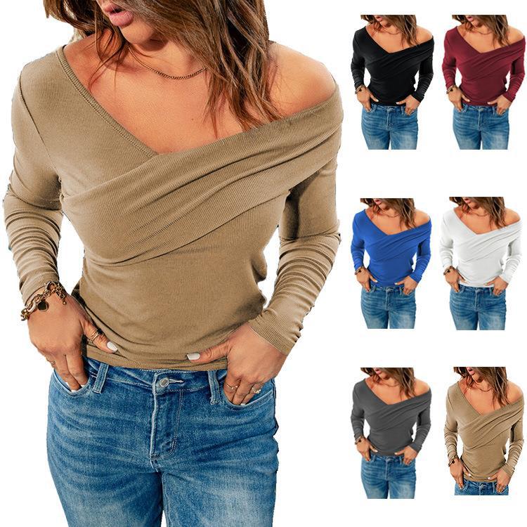 Women's top with deep V-neck and relaxed fit Lune London