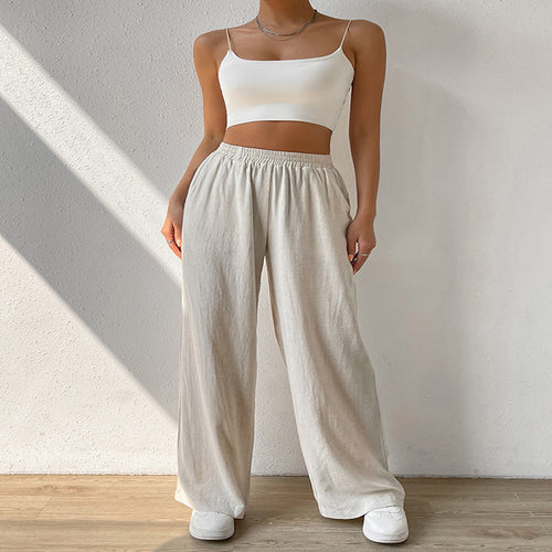 Loose leisure pants for women with elastic waistband and practical side pockets Lune London