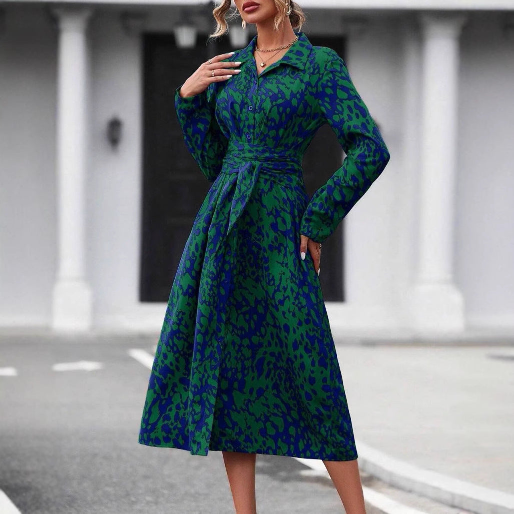 Elegant midi dress with button closure Lune London