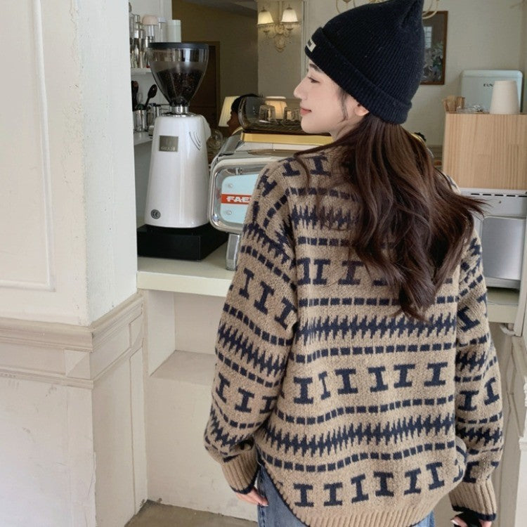 Knitted sweater for women with a modern geometric pattern Lune London