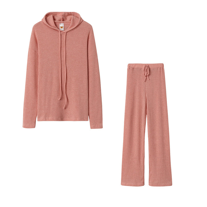 Comfortable women's outfit with hood and loose fit Lune London