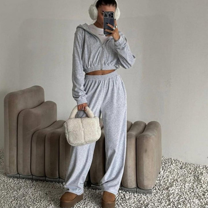 Lune London women's sporty fleece loungewear set with hood and loose fit