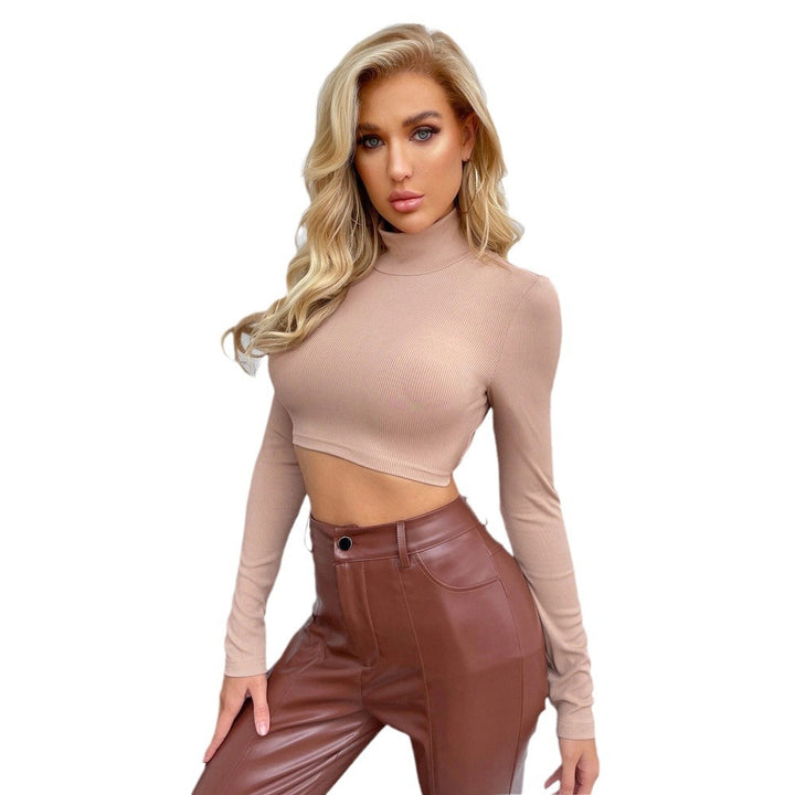 Haut court à manches longues pour femmes avec une découpe au dos excitante et un laçage élégant Chic & Stil