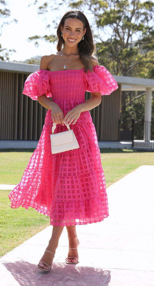Robe maxi pour femmes avec des manches bouffantes aérées et un corsage froncé Chic & Stil
