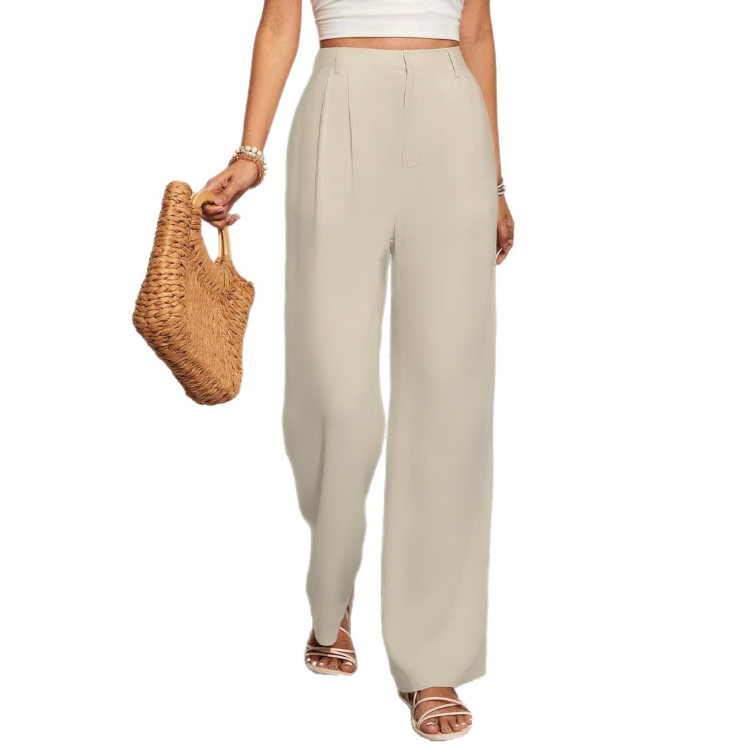 Loose trousers for women with elegant pleats Lune London