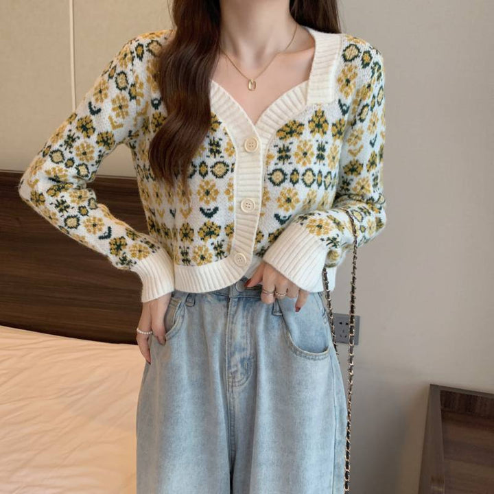 Ladies knitted floral jacket with wide edges Lune London