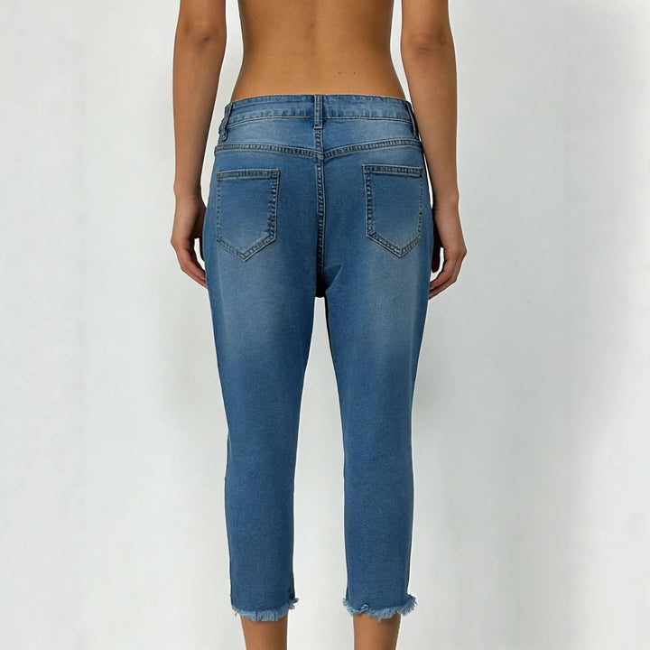 Women’s casual high-waist jeans with frayed hem and trendy cut Lune London