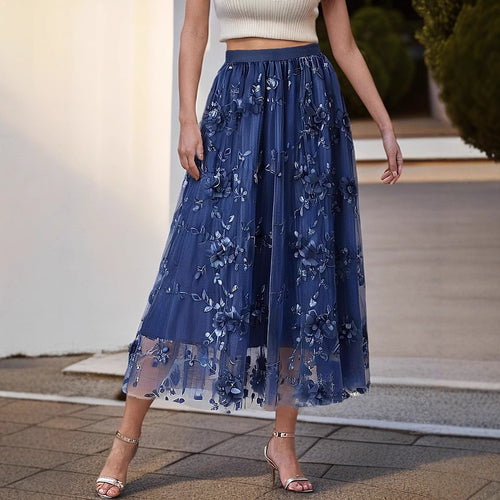 Elegant tulle skirt for women with floral embroidery and elastic waist Lune London