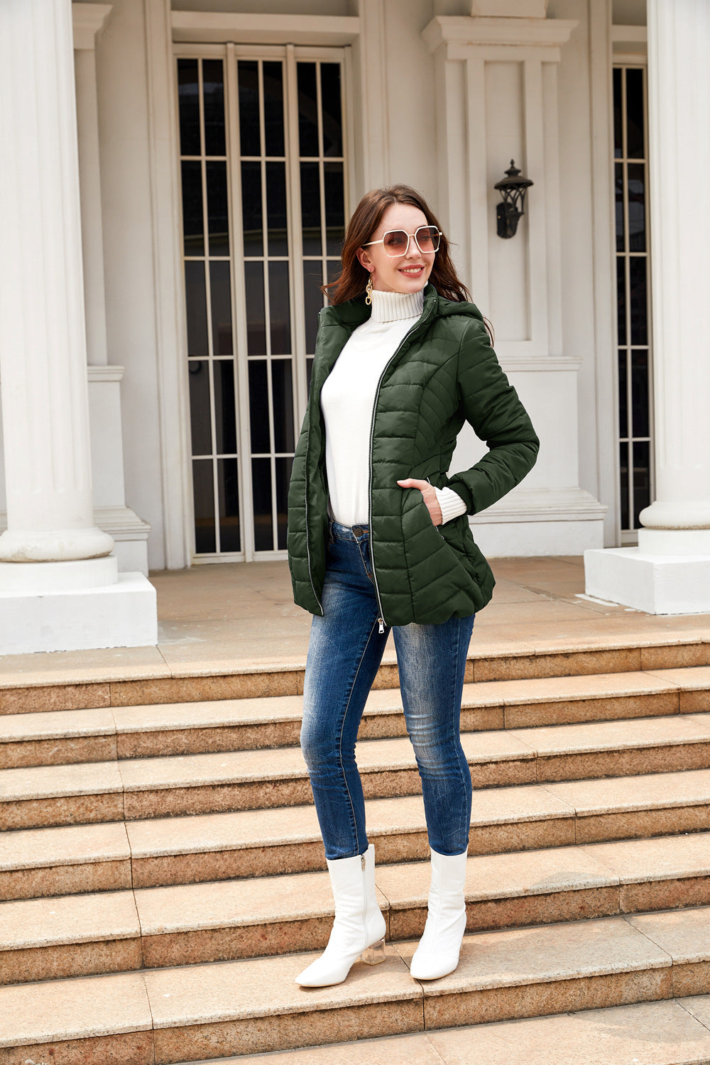 Women's quilted winter coat with soft lining and convenient zipper Lune London