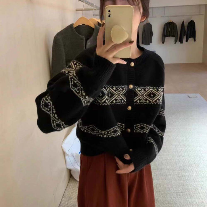 Short knit jacket for women with embellished buttons Lune London