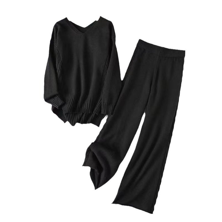 Soft knit set for women with V-neck and ribbed texture Lune London