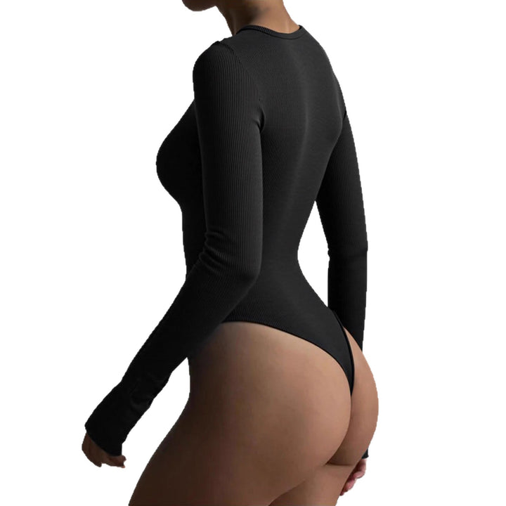 Body pour femmes à manches longues avec un élégant design de patte de boutonnage Chic & Stil