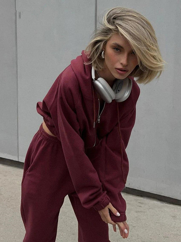 Women's sporty hoodie set with high collar and comfortable pants Lune London