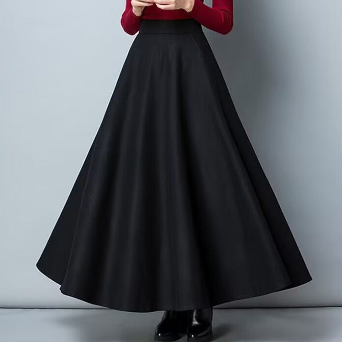 Elegant maxi skirt for ladies with flowing hem and practical pockets Lune London