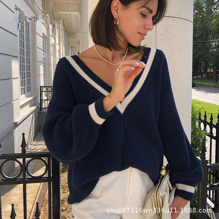 Lune London oversized knitted sweater for women with V-neck and striped sleeves