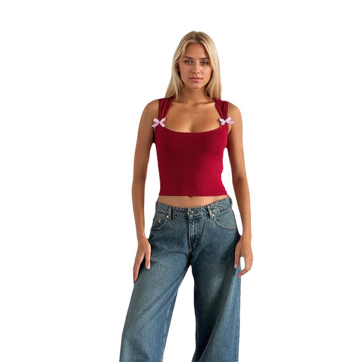 Short top for women with adjustable spaghetti straps and playful knots Chic & Stil