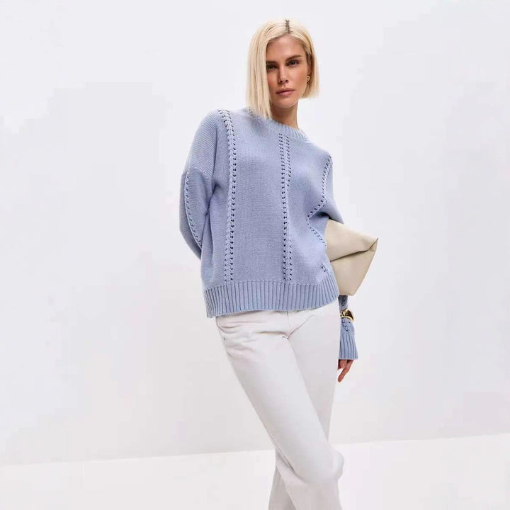 Pull en tricot pour femmes avec un design de trous raffiné et une coupe décontractée Lune London