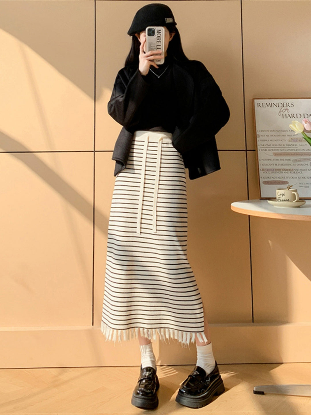 Pull décontracté pour femmes avec impression et design d'ourlet à la mode Chic & Stil