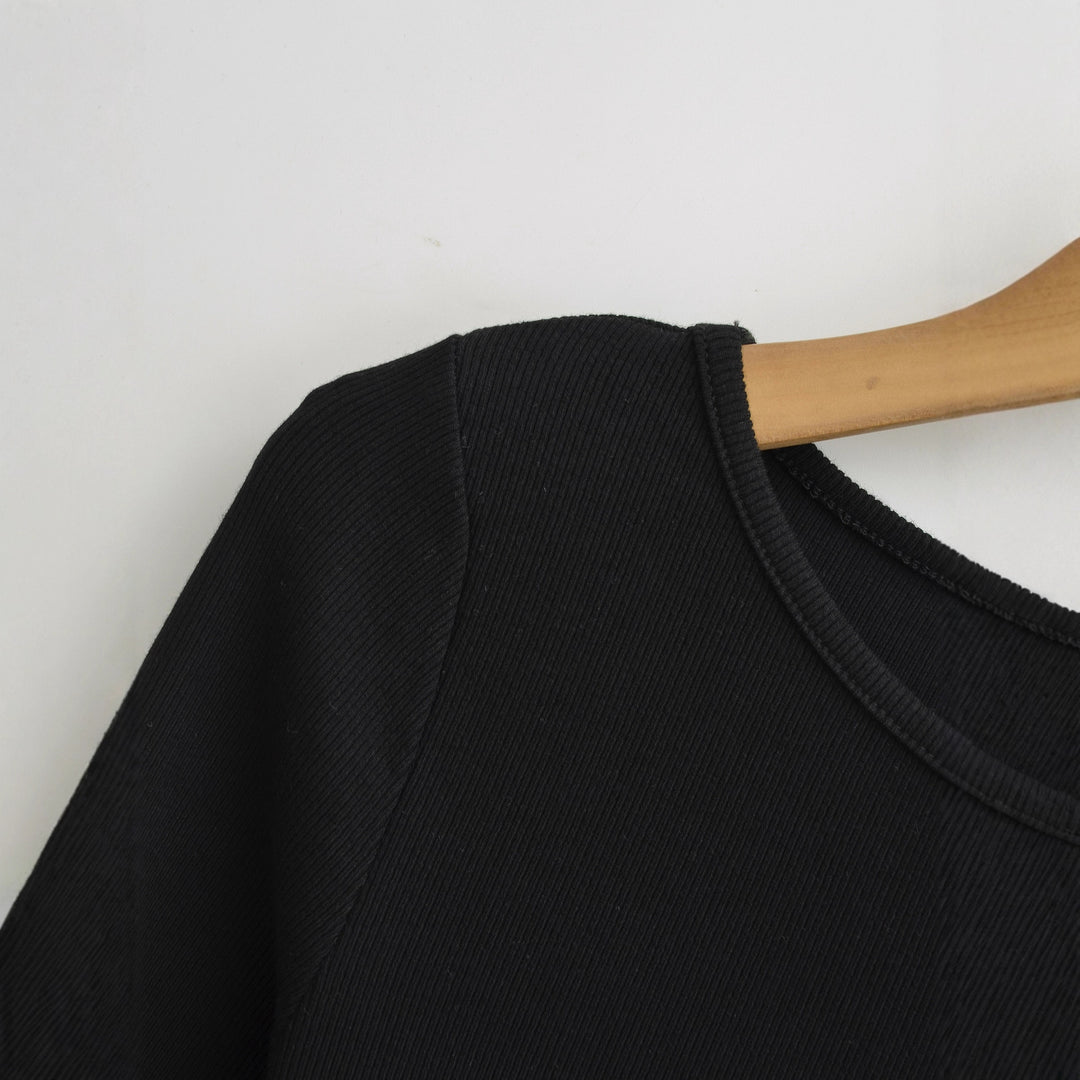 Women long sleeve top with elegant round neck Lune London