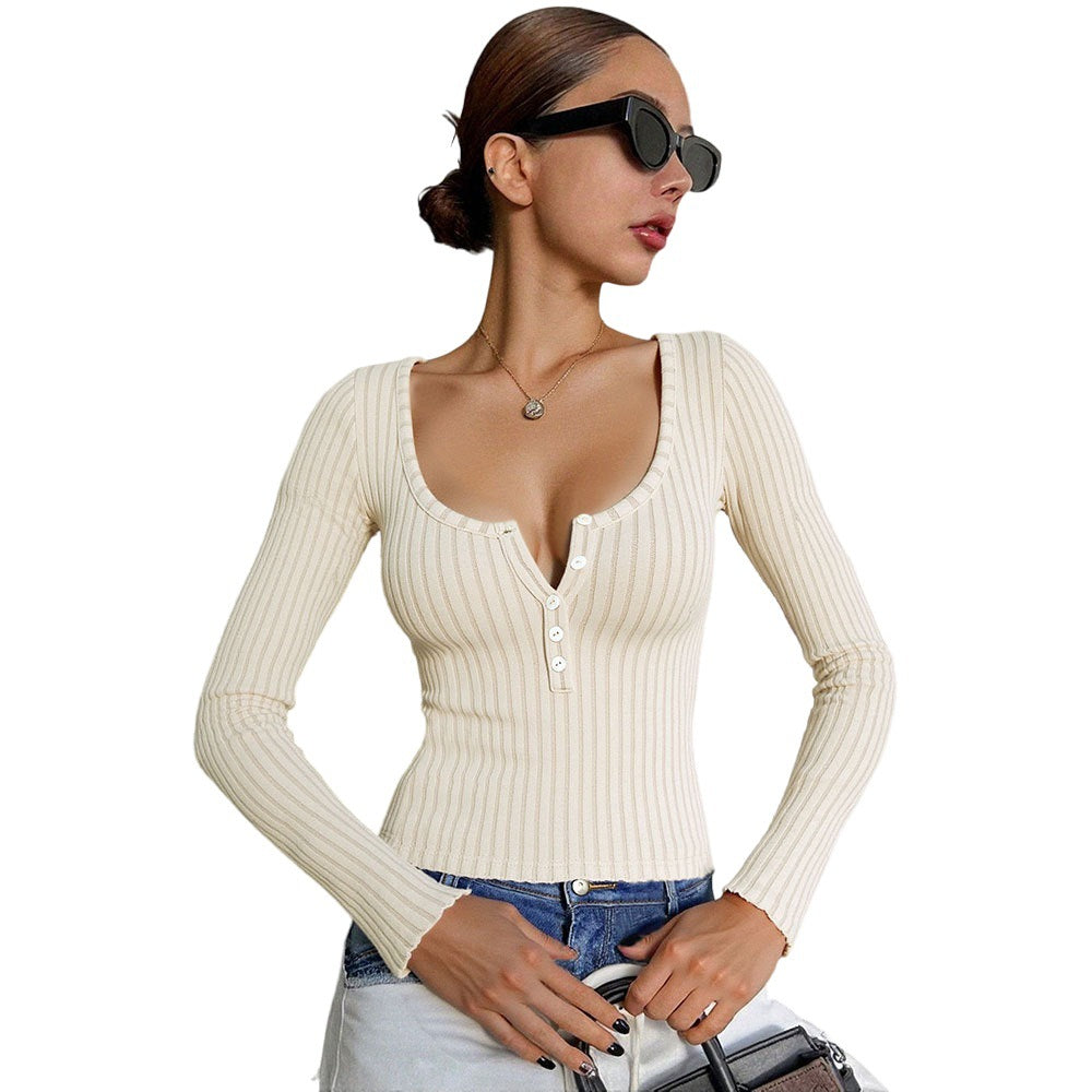 Chemise à manches longues pour femmes avec décolleté en V profond et détails de boutons Chic & Stil