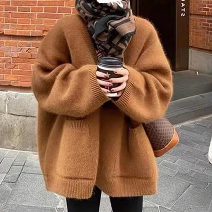 Cardigan surdimensionné pour femmes en tricot avec poches profondes et détails texturés Chic & Stil
