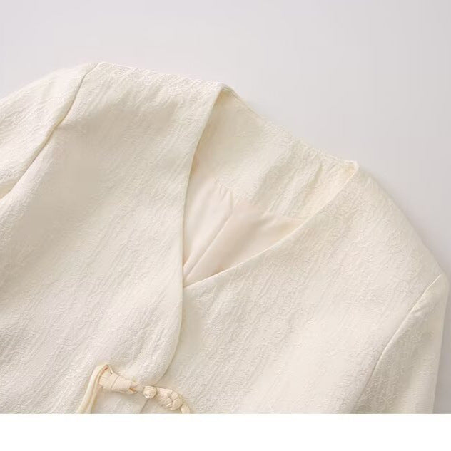 Veste élégante pour femme avec des détails de nœud artistiques Chic & Stil