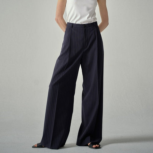 Pantalons en tissu élégants pour femmes avec des jambes larges et des rayures Chic & Stil