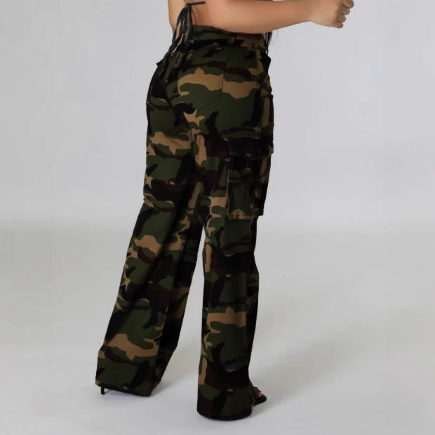 Women's cargo pants with a wide cut and practical pockets Lune London