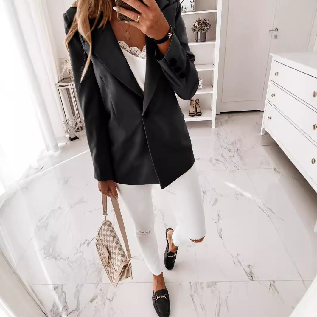 Elegant oversized jacket for women with structured details and long sleeves Lune London