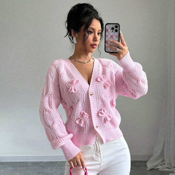 Cardigan pour femme avec design en relief floral et détails boutonnables Chic & Stil