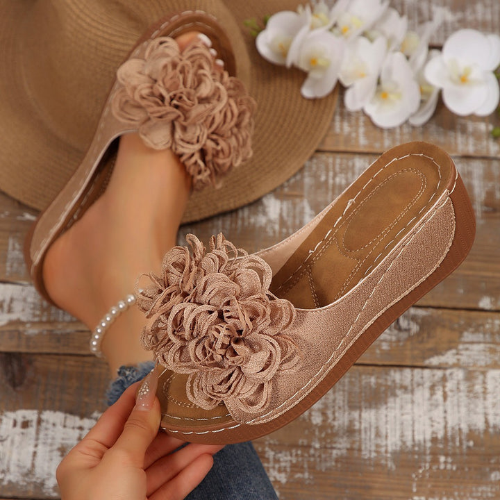 Lune London non-slip sandals decorated with flowers for women