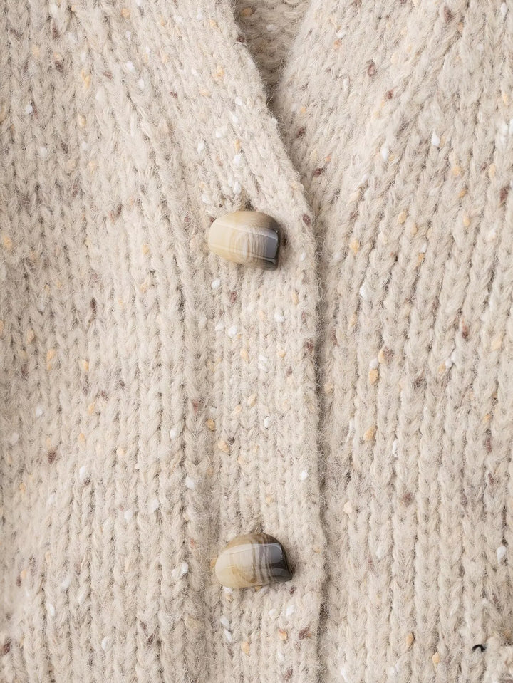 Ladies knitted vest with thick pattern and practical pockets Lune London