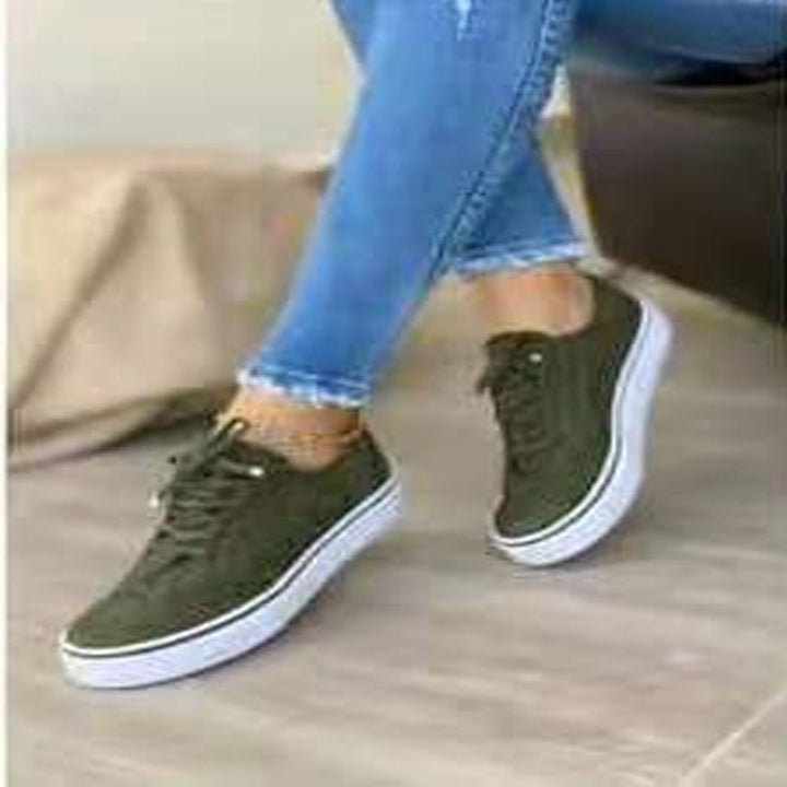 Women's sneakers with trendy textile upper and cushioning sole Lune London
