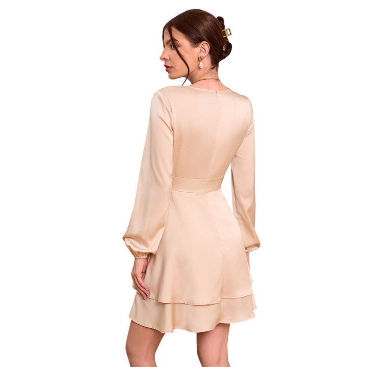 Robe enveloppante élégante pour femmes en satin scintillant et à manches longues Chic & Stil