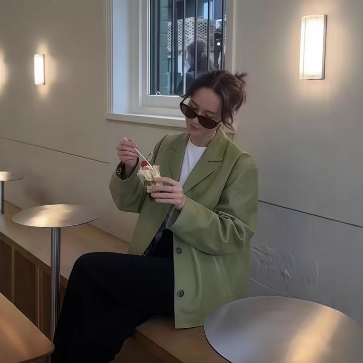 Women's casual and elegant blazer with special details Lune London