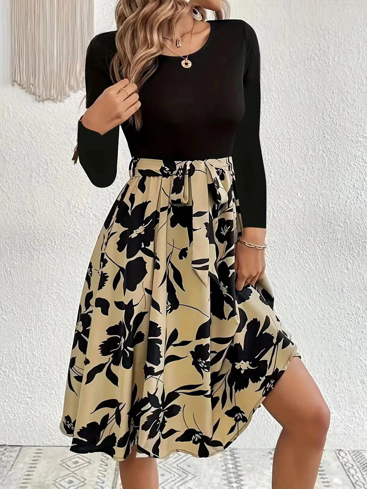 Women's set consisting of a long-sleeved top and a casual floral skirt Lune London