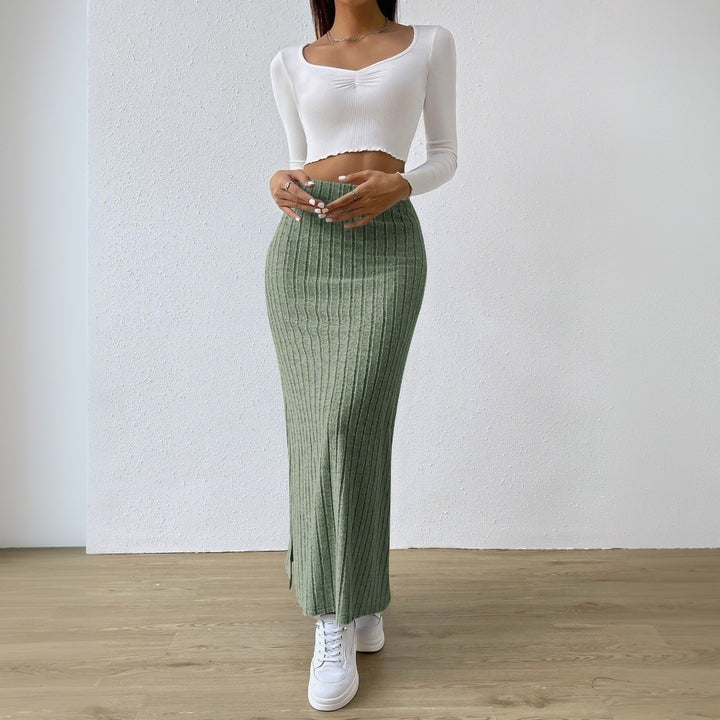 Jupe maxi pour femmes avec un design côtelé élégant et une fente sur le côté Chic & Stil