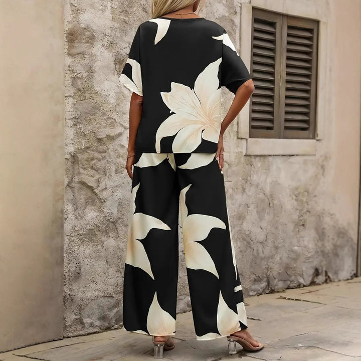 Ladies Elegant Jumpsuit with floral patterns and wide leg Lune London