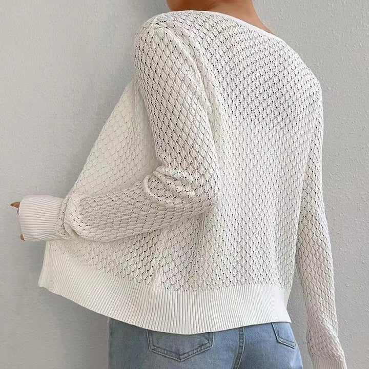 Ladies sweater with deep V-opening and fine lace pattern Lune London