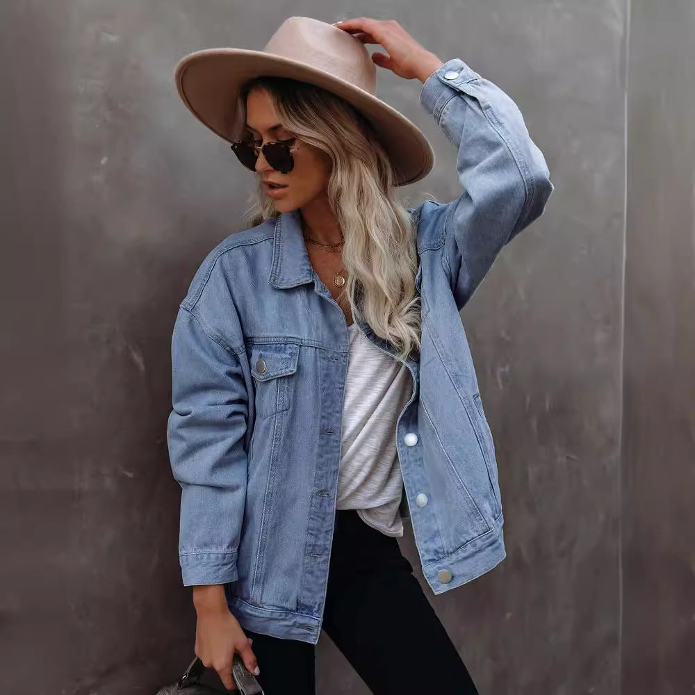 Veste en jean décontractée pour femmes au design oversize avec poches poitrine Chic & Stil