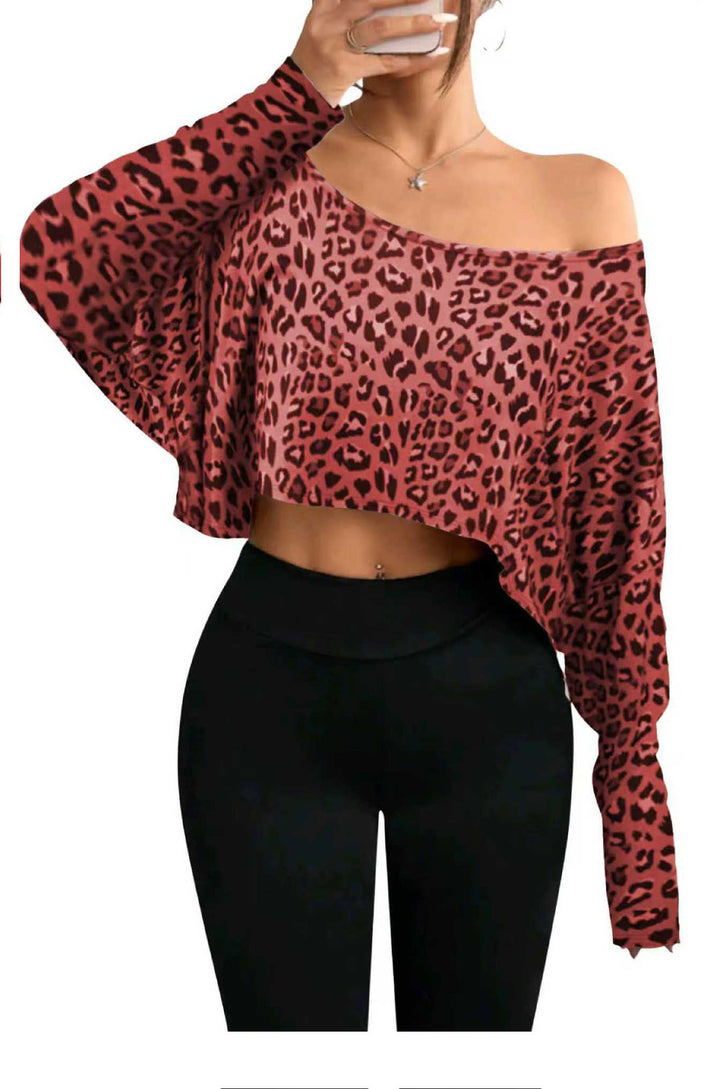 Cropped sweater for women with casual leopard print Lune London