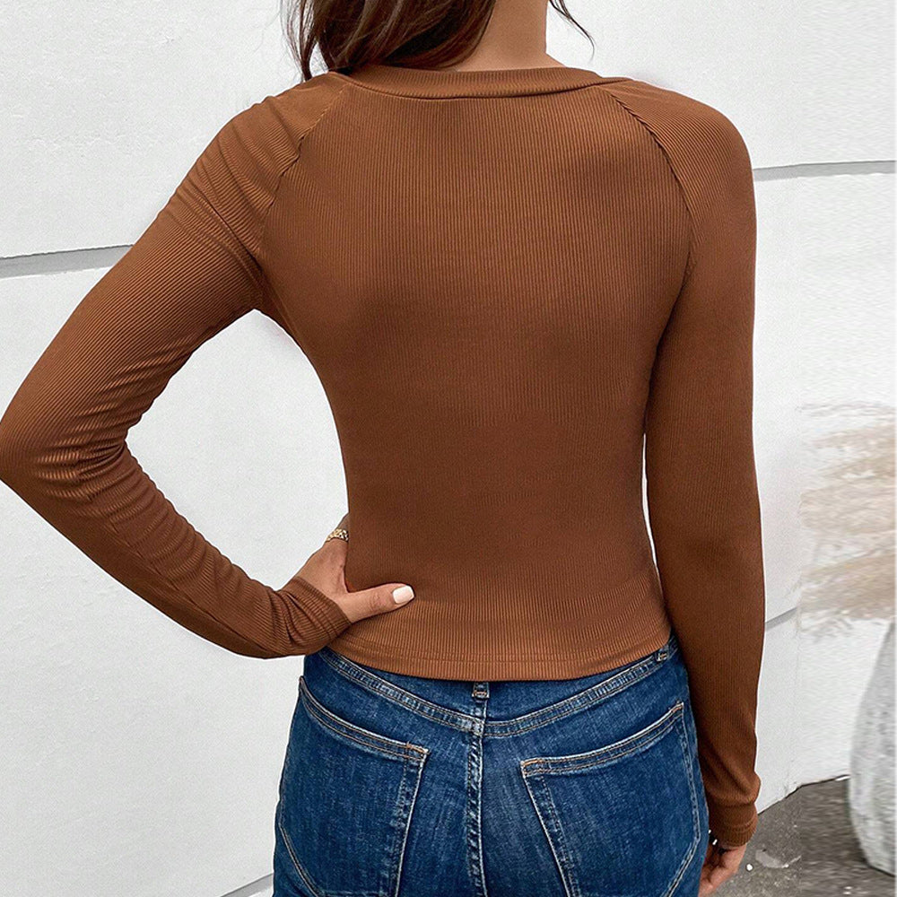 Elegant body for women with trendy chain detail Chic & Stil
