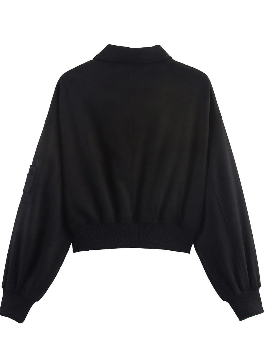 Women Modern Short Hoodie with Practical Pockets and Chic Zip Closure and Style