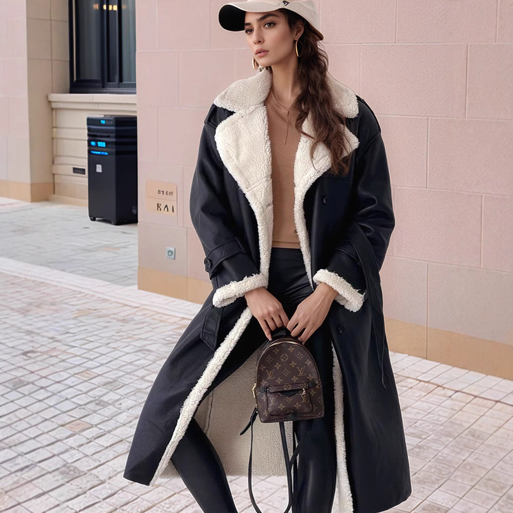 Ladies long coat with faux fur collar and double row of buttons Lune London