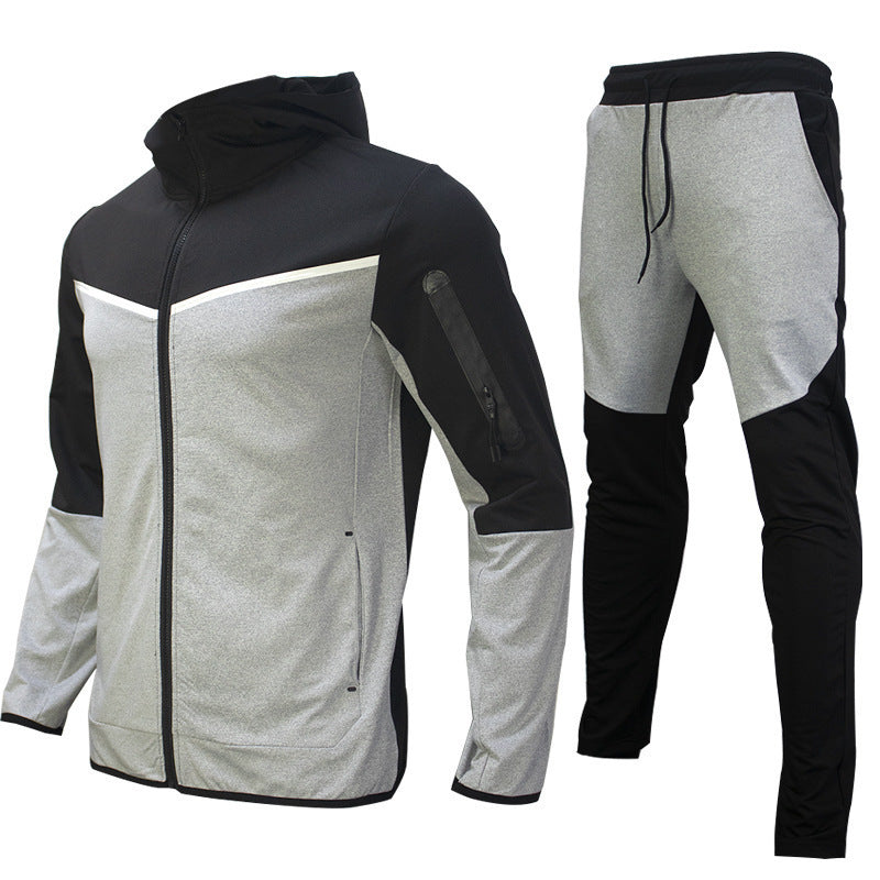 Men's sports set with practical zip pockets and breathable material Lune London