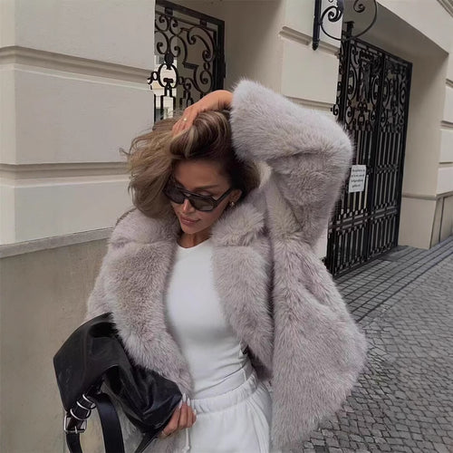 Women Short Jacket in Faux Fur Lune London