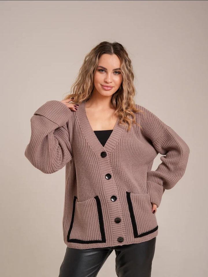 Cardigan chunky en tricot pour femmes avec poches plaquées pratiques et fermeture à boutons élégante Chic & Stil