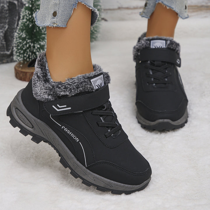 Women's winter boots with warm lining and non-slip sole Lune London